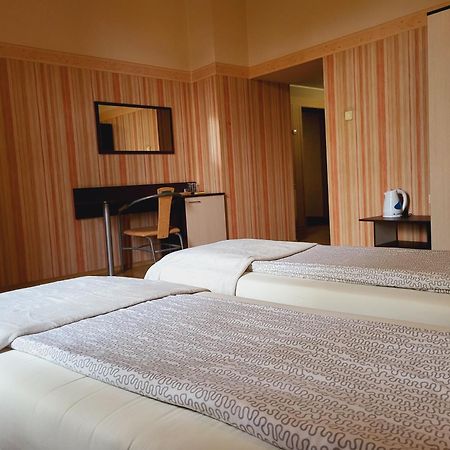 Roger'S Hotel Русе Экстерьер фото