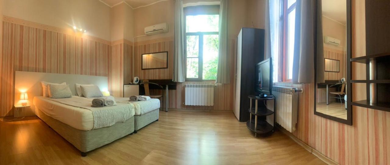 Roger'S Hotel Русе Экстерьер фото