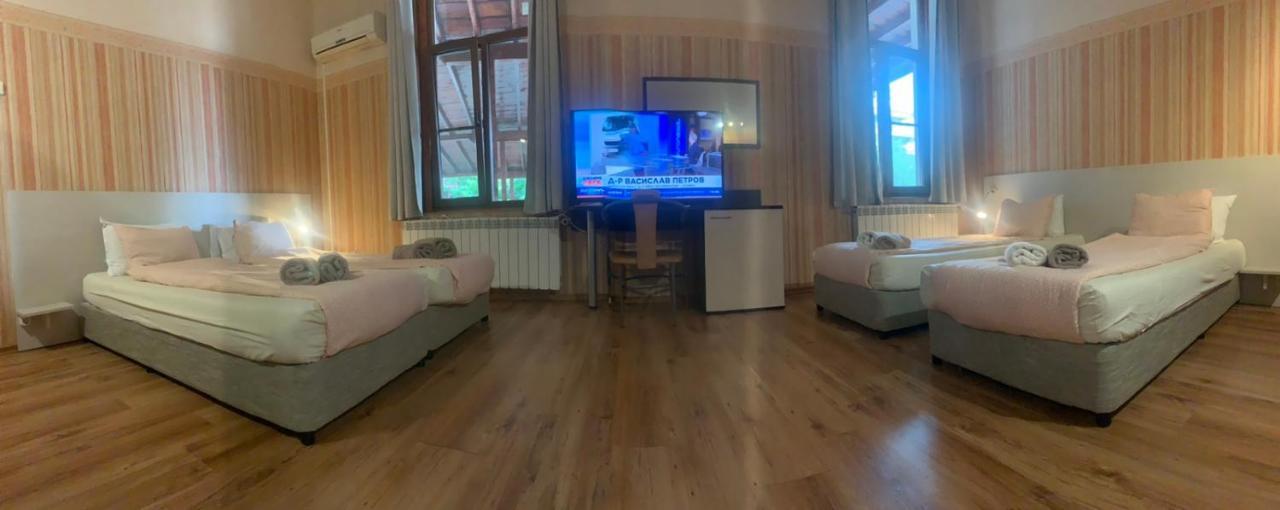 Roger'S Hotel Русе Экстерьер фото