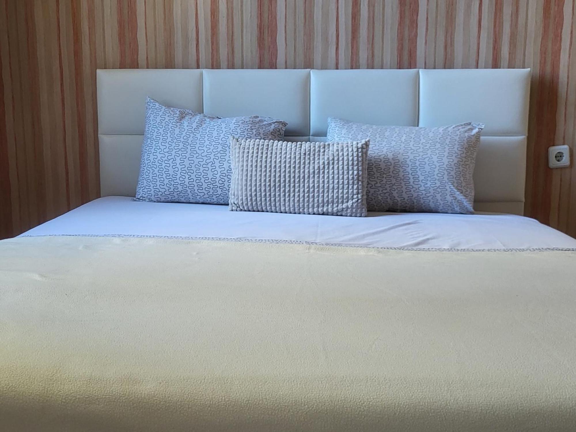 Roger'S Hotel Русе Экстерьер фото