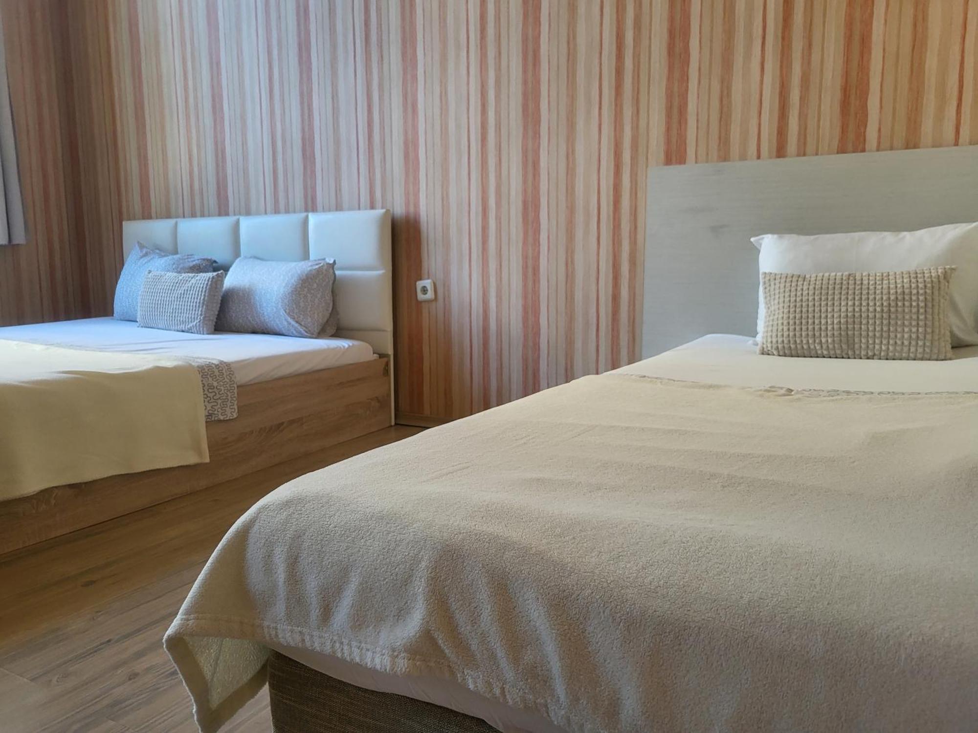Roger'S Hotel Русе Экстерьер фото