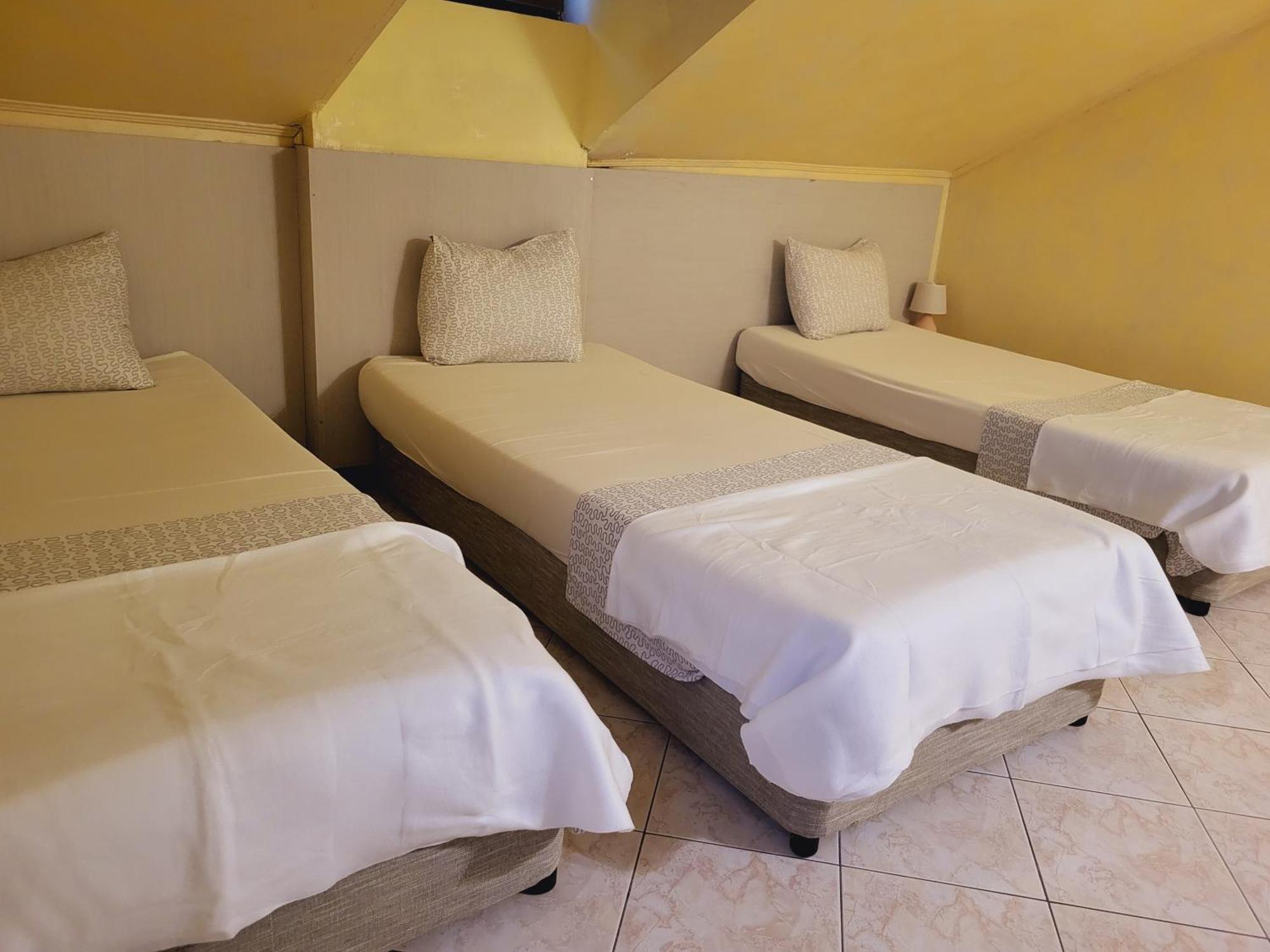 Roger'S Hotel Русе Экстерьер фото